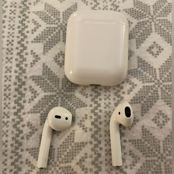 Airpods 1st Gen - Picture 4 of 6